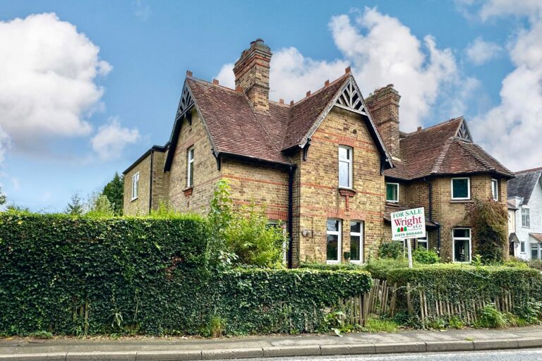 3 Park View Cottages Dunmow Road, Hatfield Broad Oak, Bishop's Stortford, Essex, CM22 7JG Image