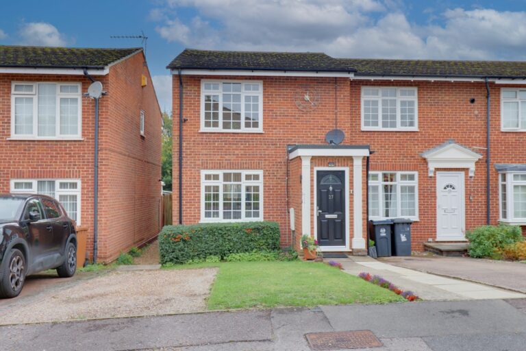 27 Nursery Fields, Sawbridgeworth, Hertfordshire, CM21 0DH Image