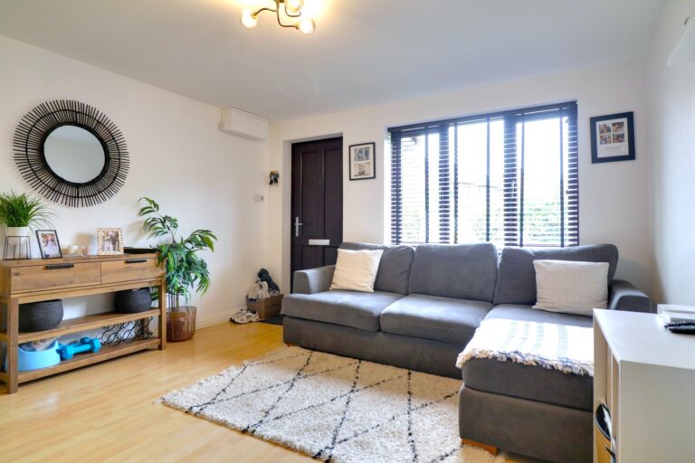 Practical Ideas When Renting a First Studio Flat