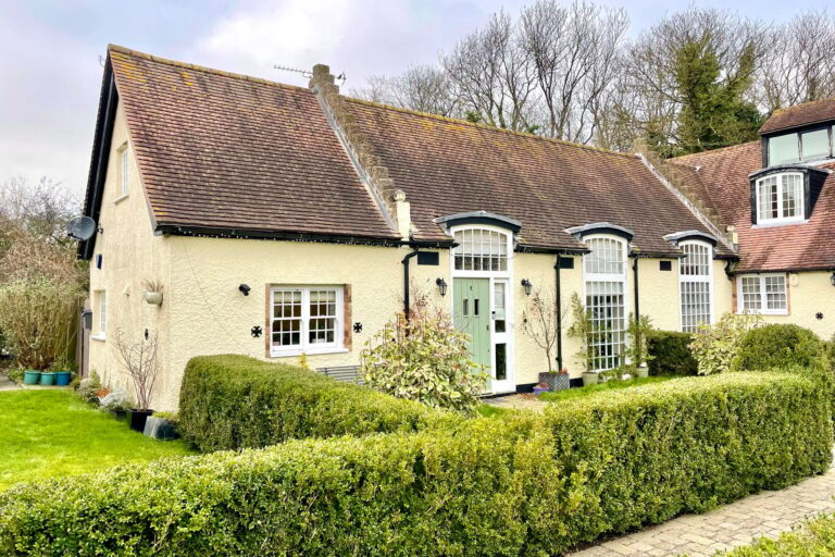 1 Stepped Gable Mews High Wych Lane High Wych, Hertfordshire, Sawbridgeworth, CM21 0JL Image